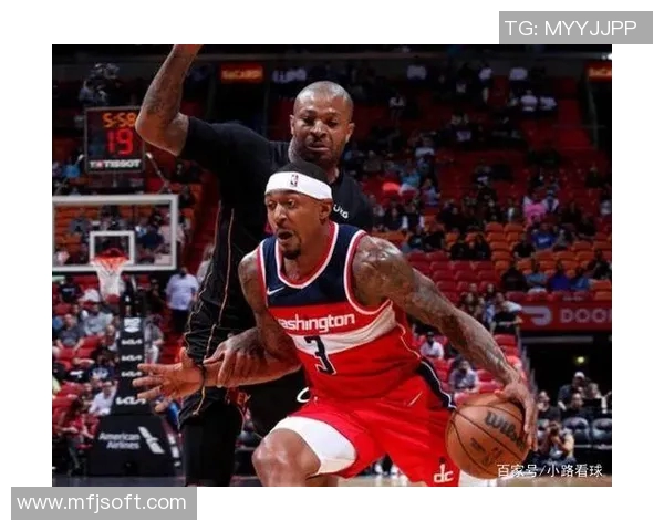 终于发挥了一场!波普8中5&三分5中3拿到赛季新高16分 另有5助 终于发挥了一场!波普8中5&三分5中3拿到赛季新高16分 另有5助