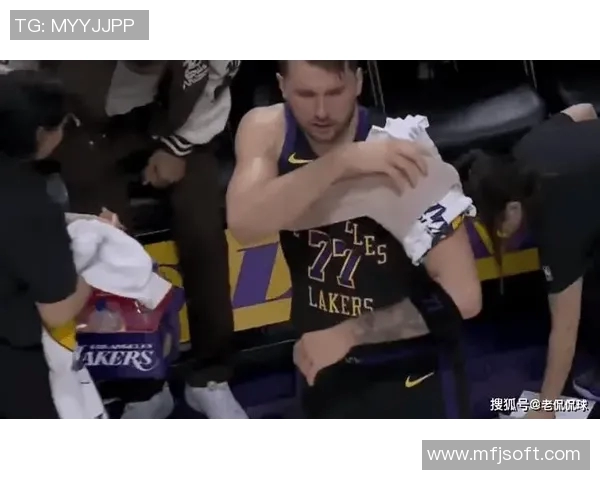 湖人20次失误+22分惨败!康宁汉姆完胜东契奇,老詹表达不满 湖人20次失误+22分惨败!康宁汉姆完胜东契奇,老詹表达不满